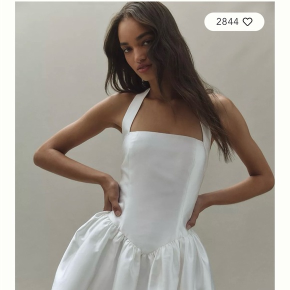 Elegant White Halter Mini Dress - Picture 4 of 5